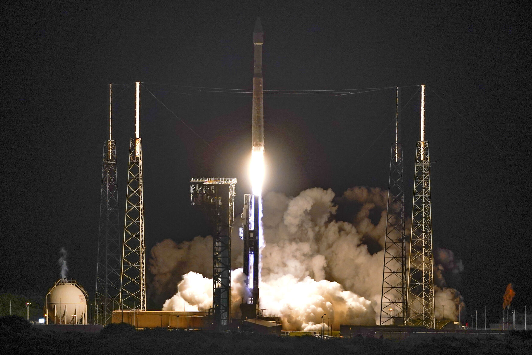 APTOPIX Asteroid Chaser